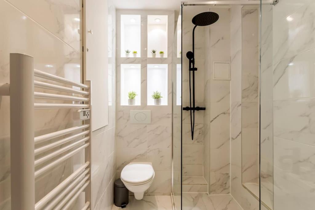 Suite Paris, Tour Eiffel, Champs Elysees Экстерьер фото